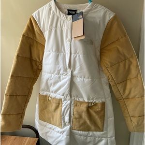 The North Face jacket XS, brand new with tag, beige with pockets